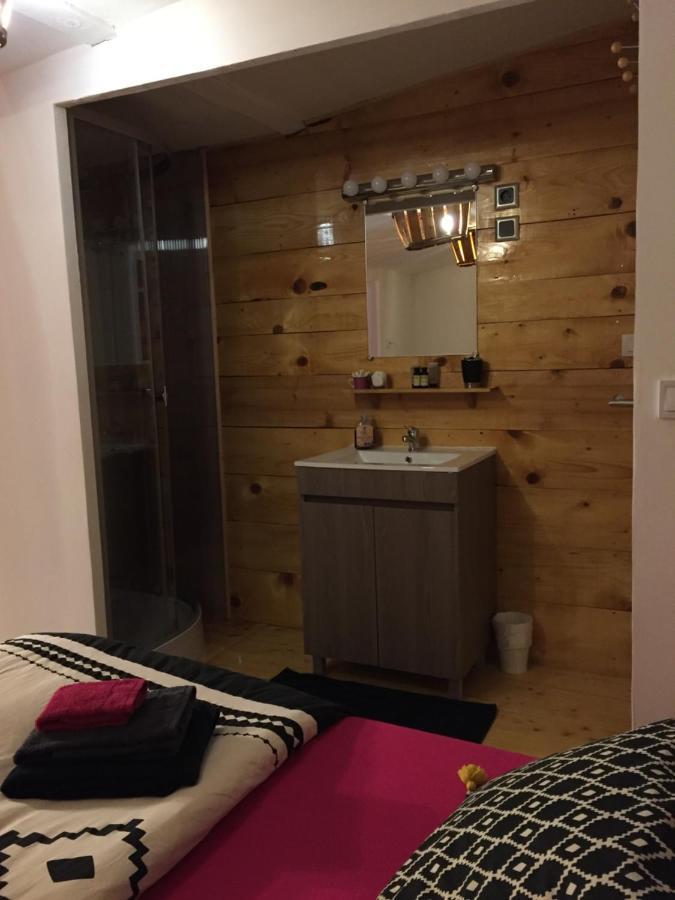 Apartament Dependance Privee - Halte Route Le Thor Zewnętrze zdjęcie