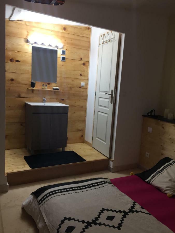 Apartament Dependance Privee - Halte Route Le Thor Zewnętrze zdjęcie